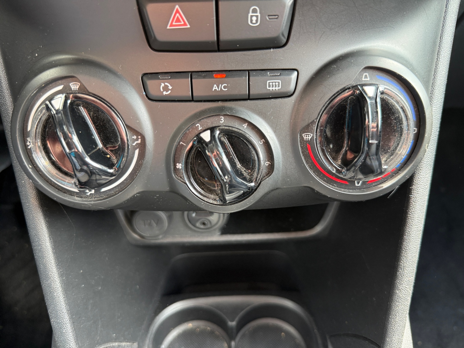 Peugeot 208 18