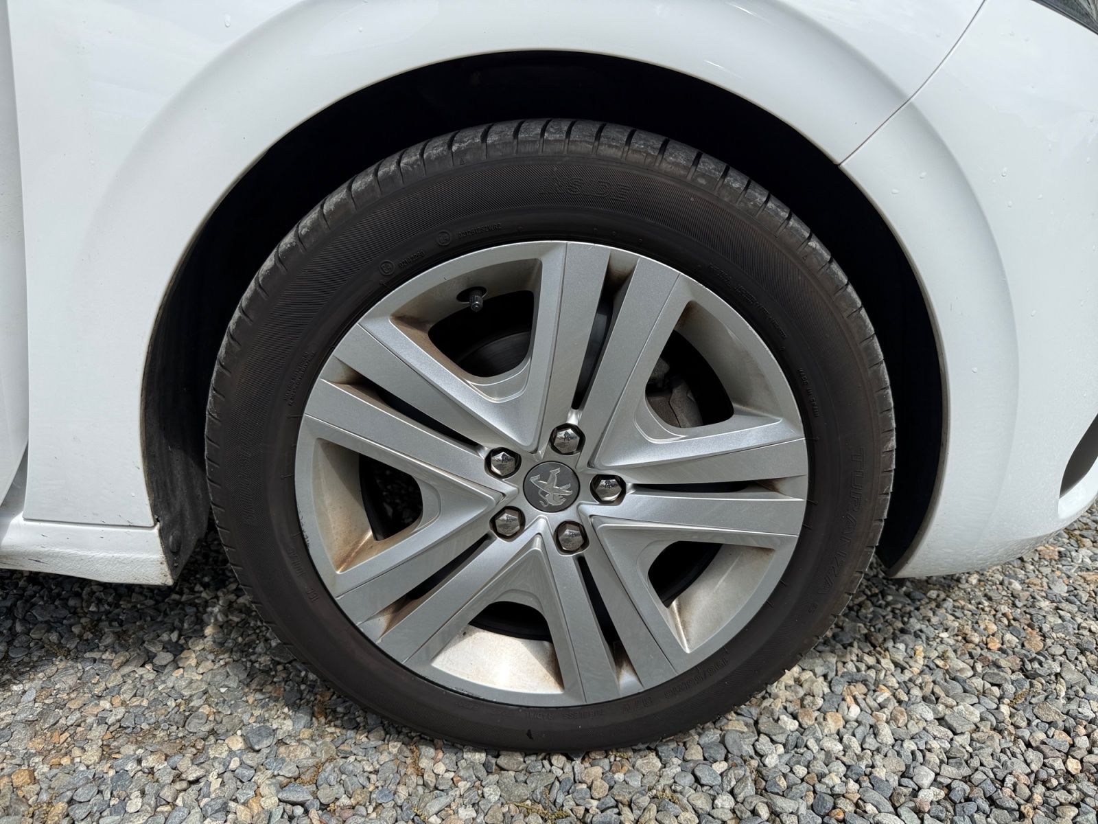 Peugeot 208 29