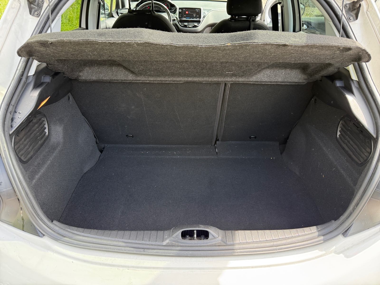 Peugeot 208 26