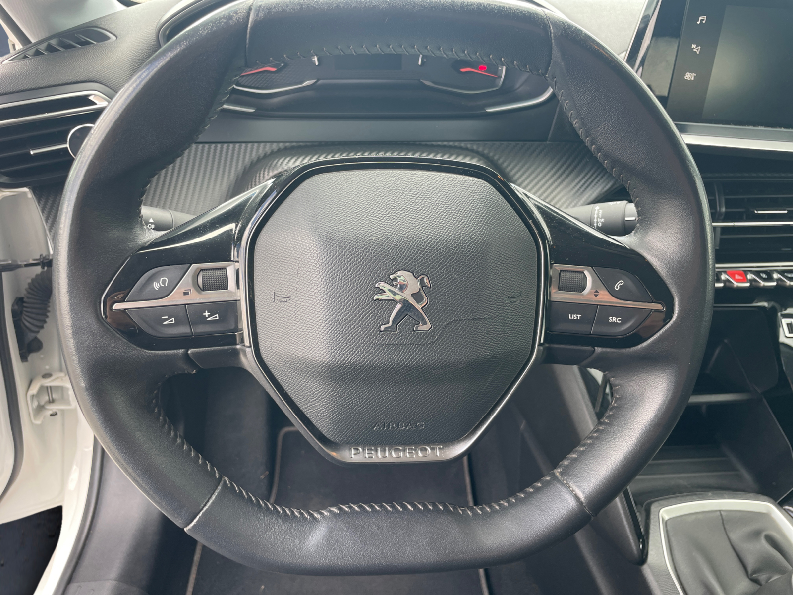 Peugeot 208 15