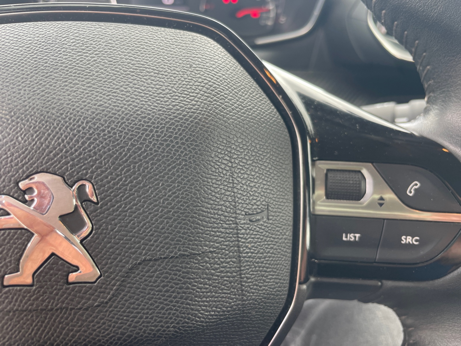 Peugeot 208 21