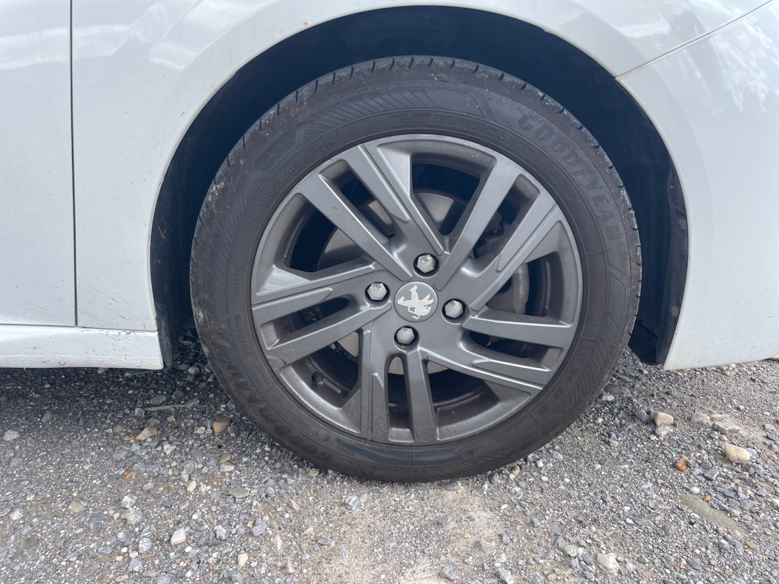 Peugeot 208 29