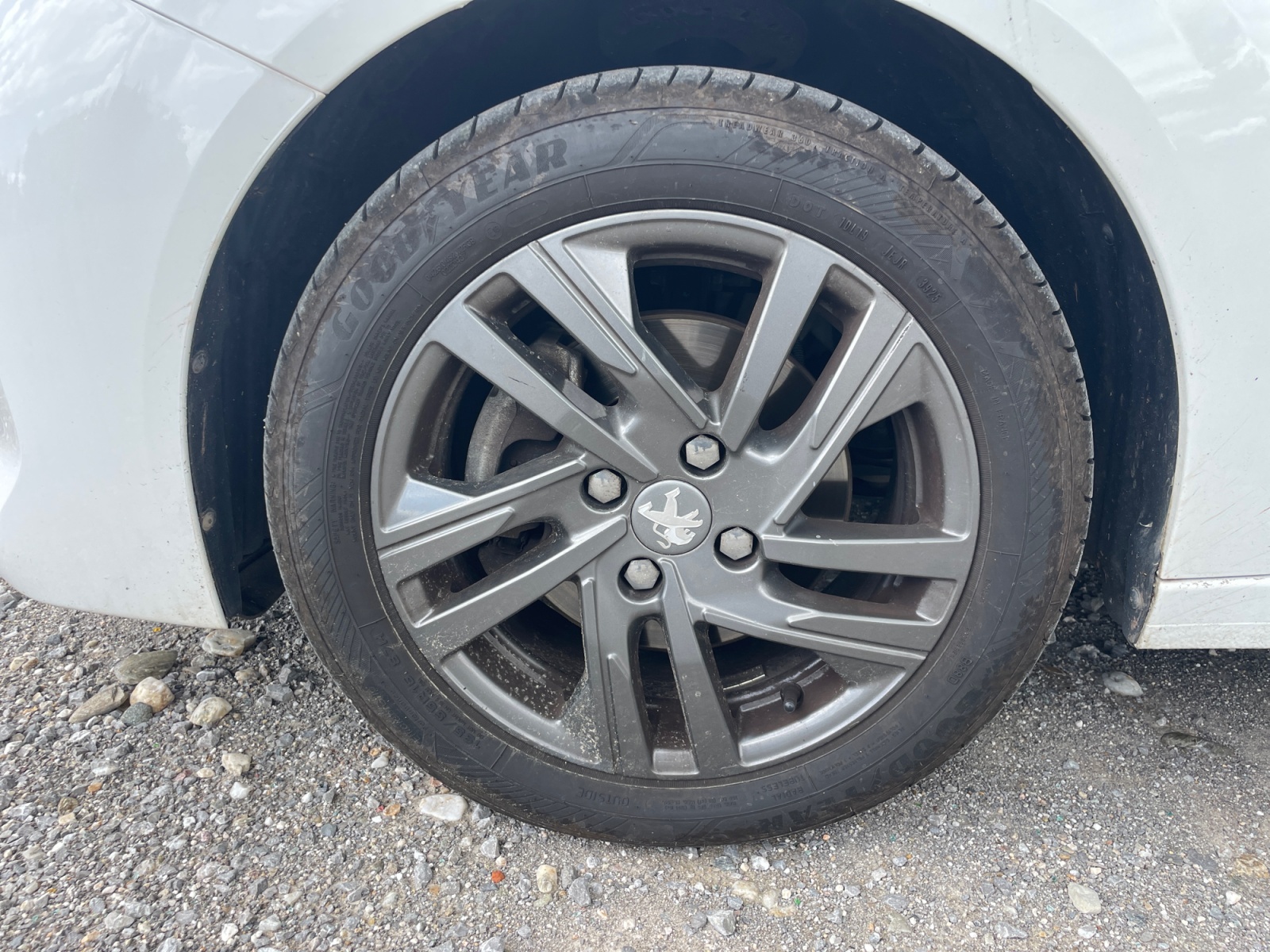 Peugeot 208 32