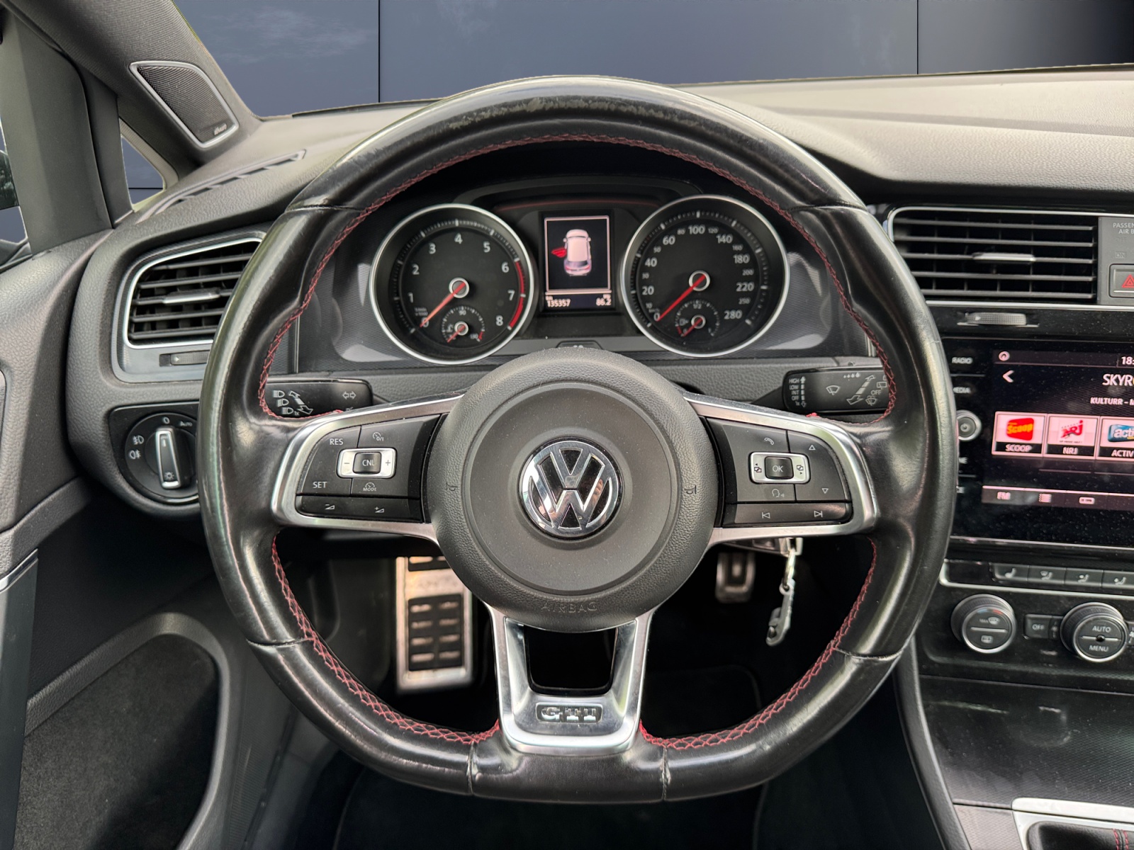 Volkswagen Golf 15