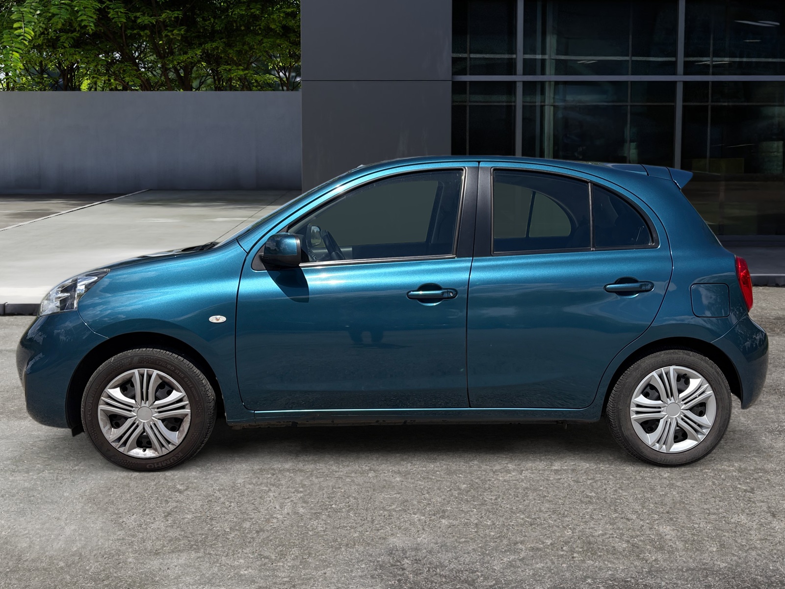 Nissan Micra 1