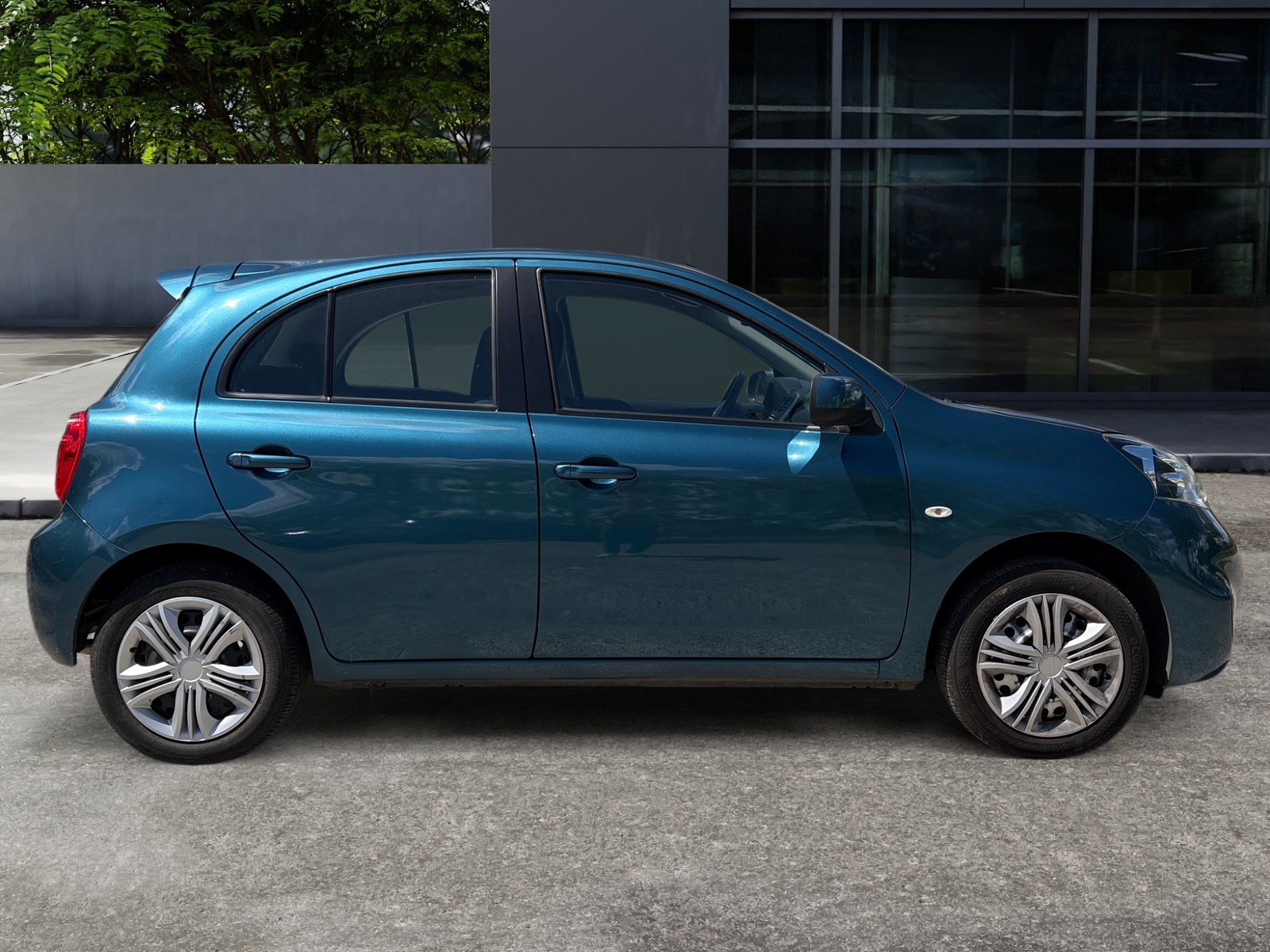 Nissan Micra 5
