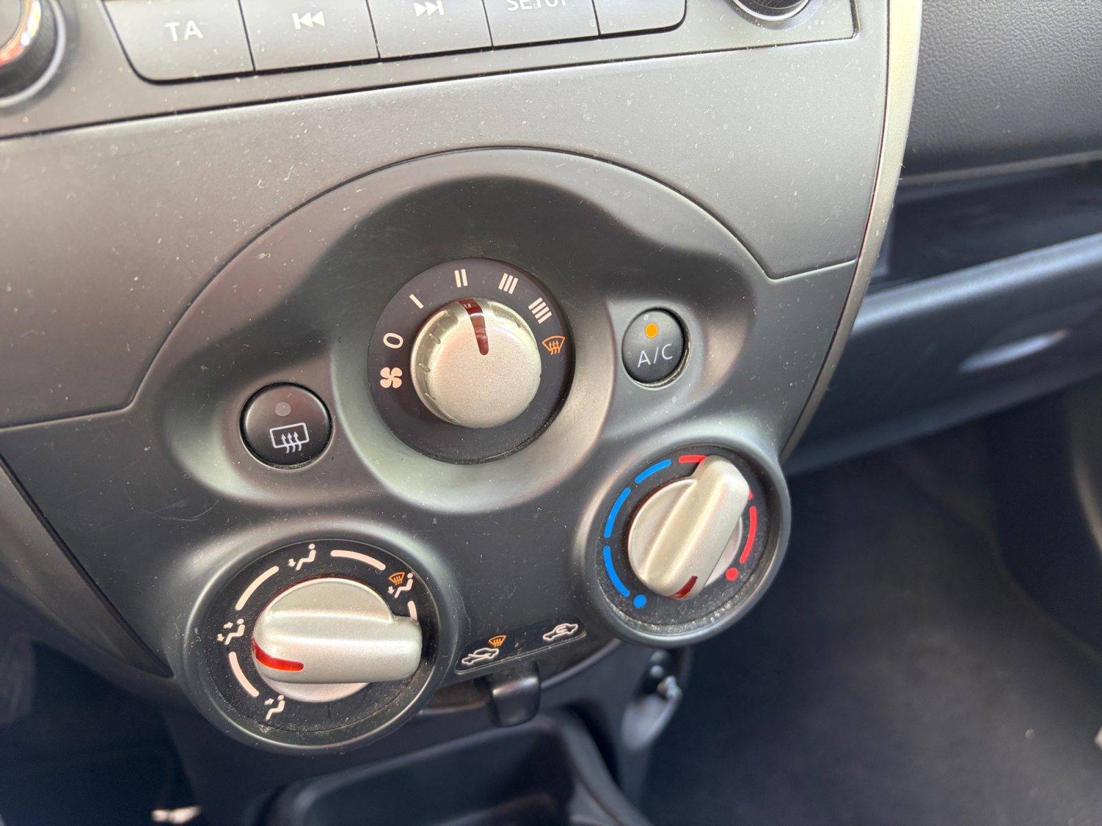 Nissan Micra 21