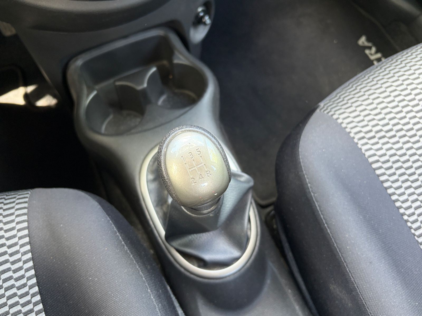 Nissan Micra 22