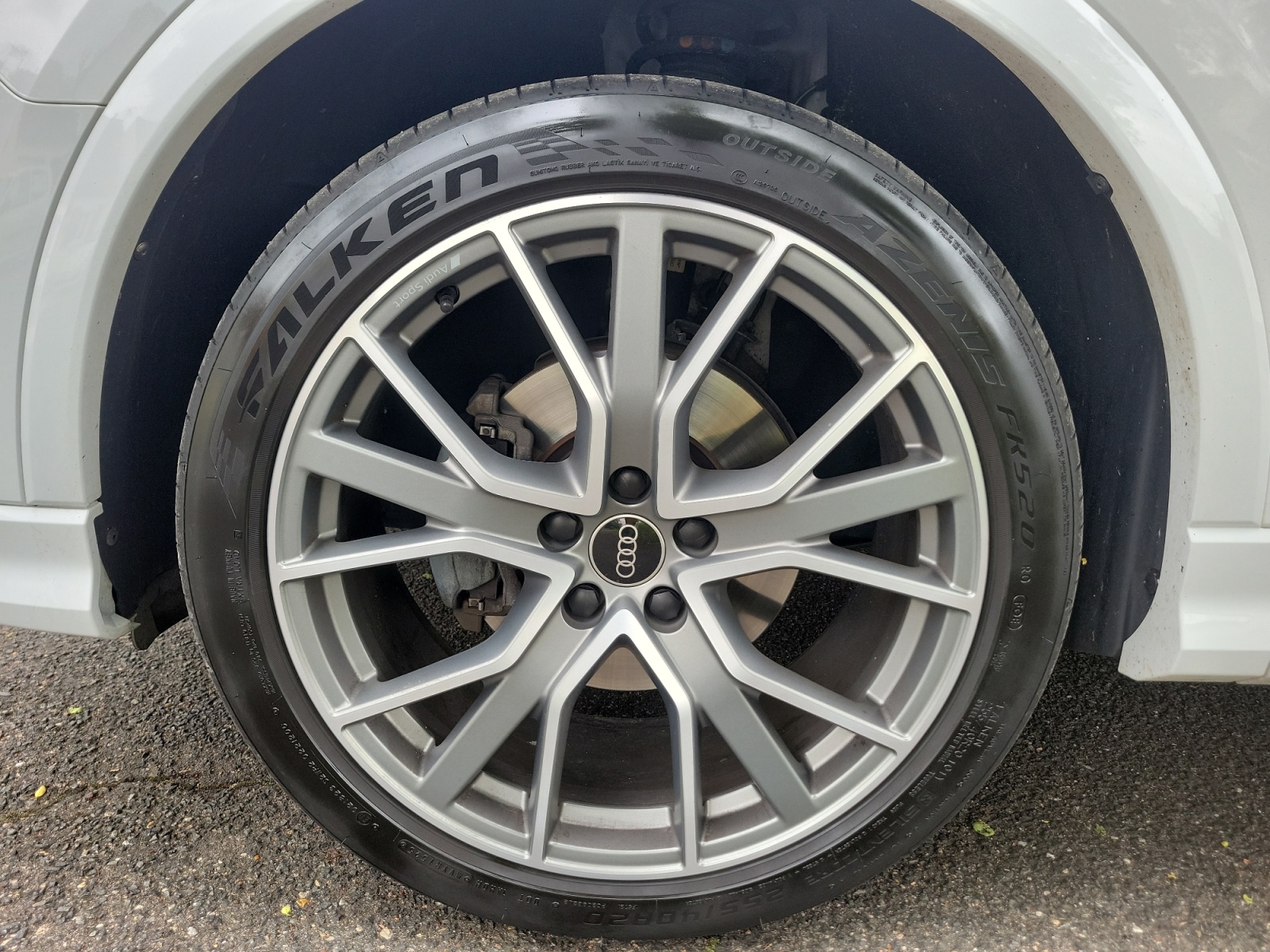 Audi Q3 8