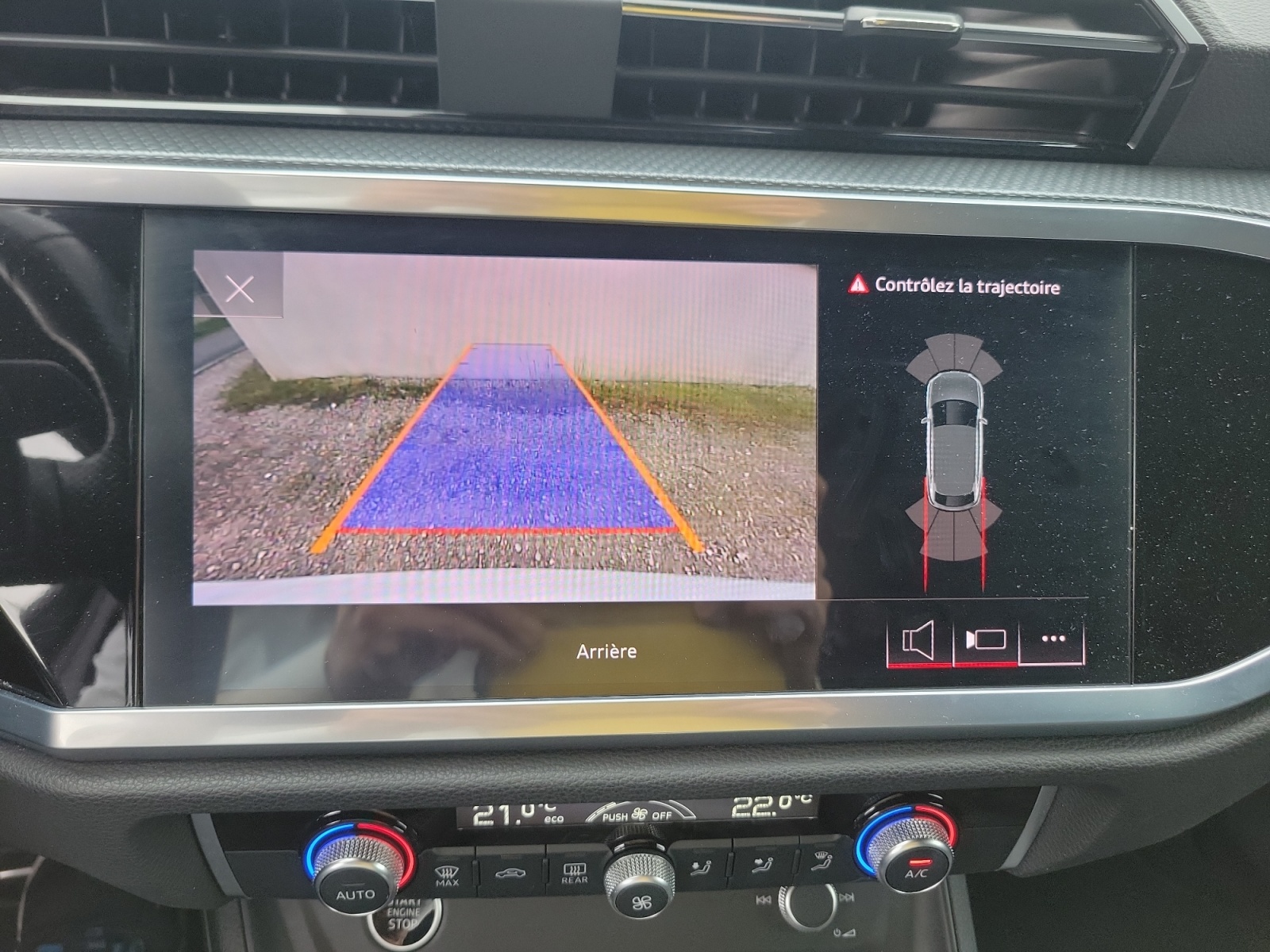 Audi Q3 24