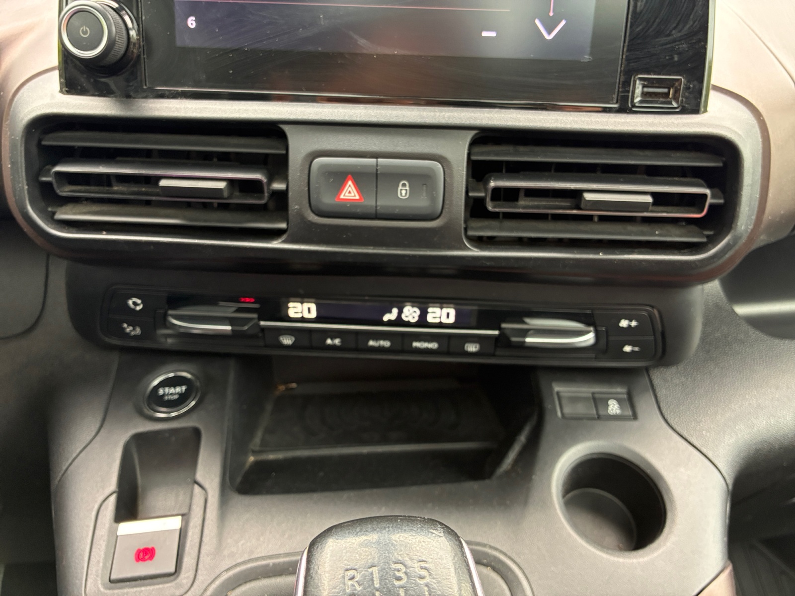 Peugeot Rifter 27