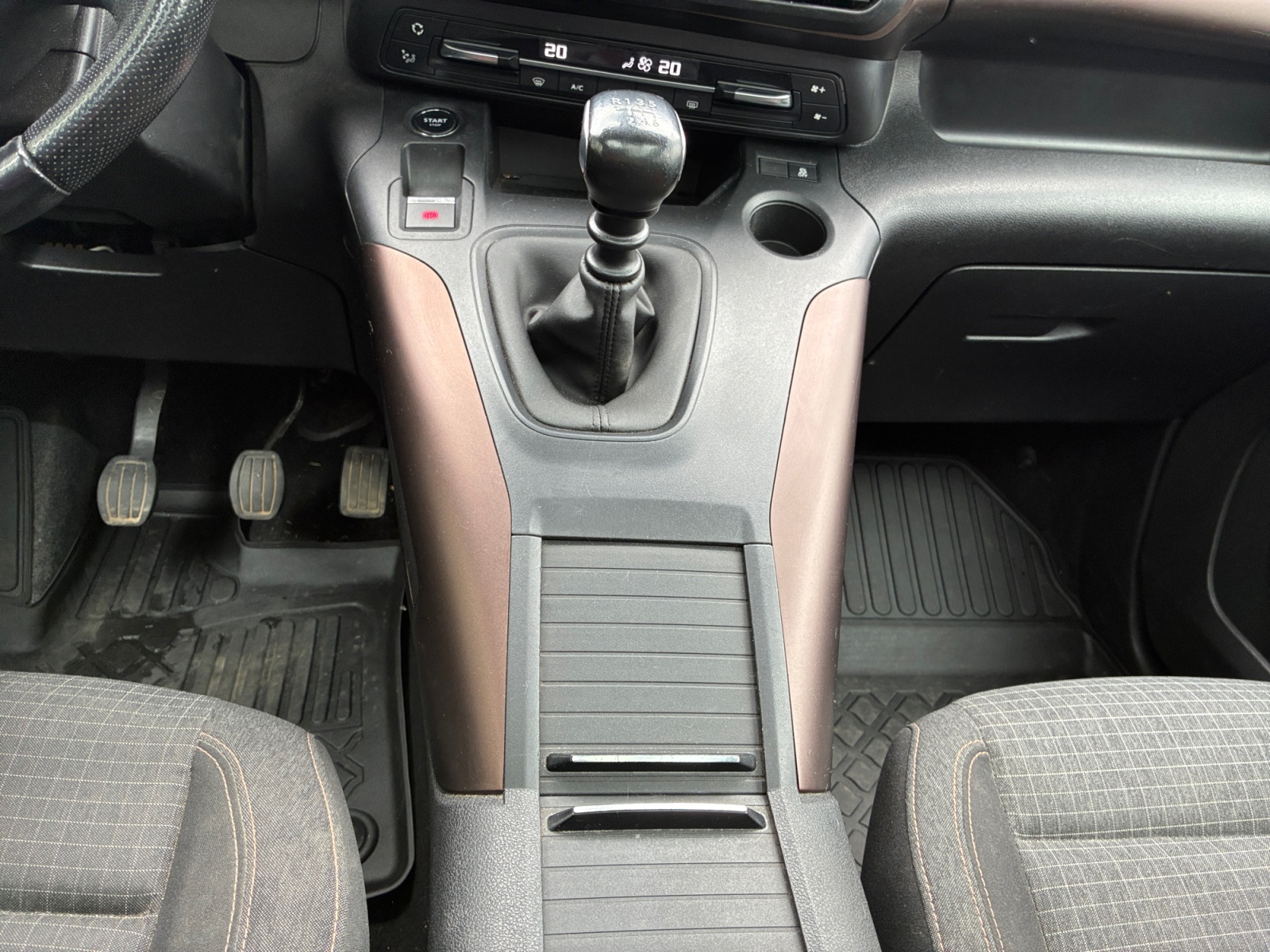 Peugeot Rifter 21
