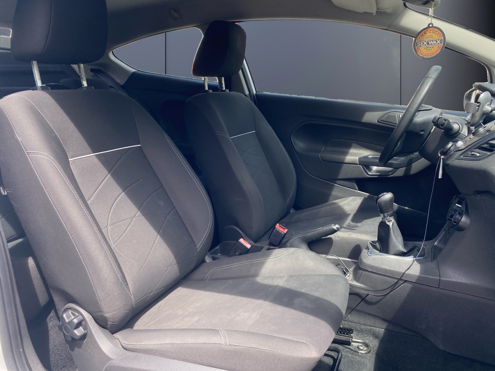 Ford Fiesta 13