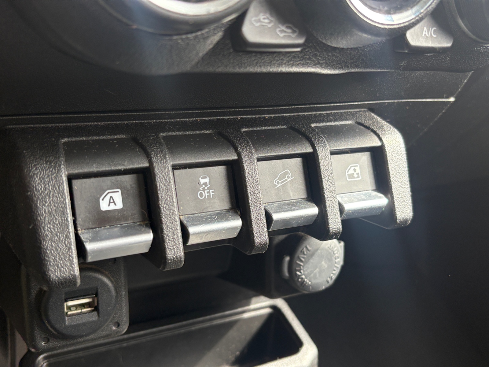 Suzuki Jimny 17