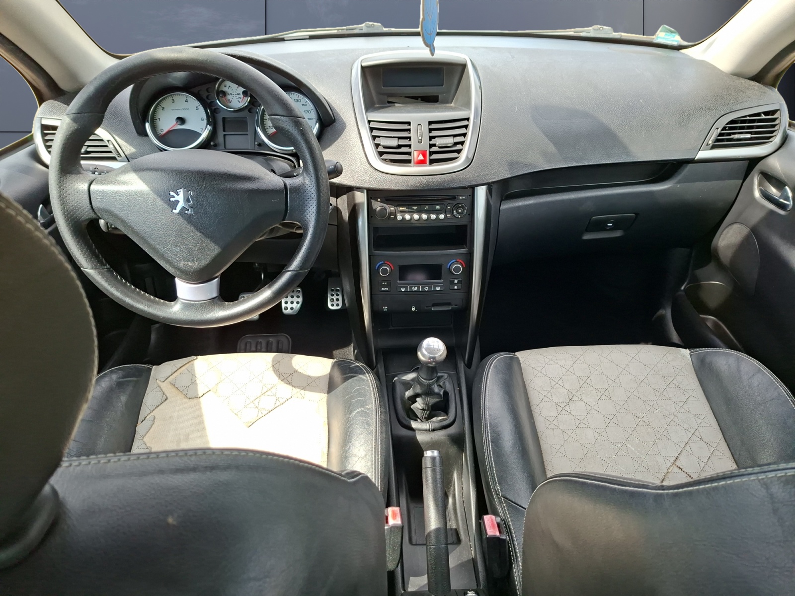 Peugeot 207 14