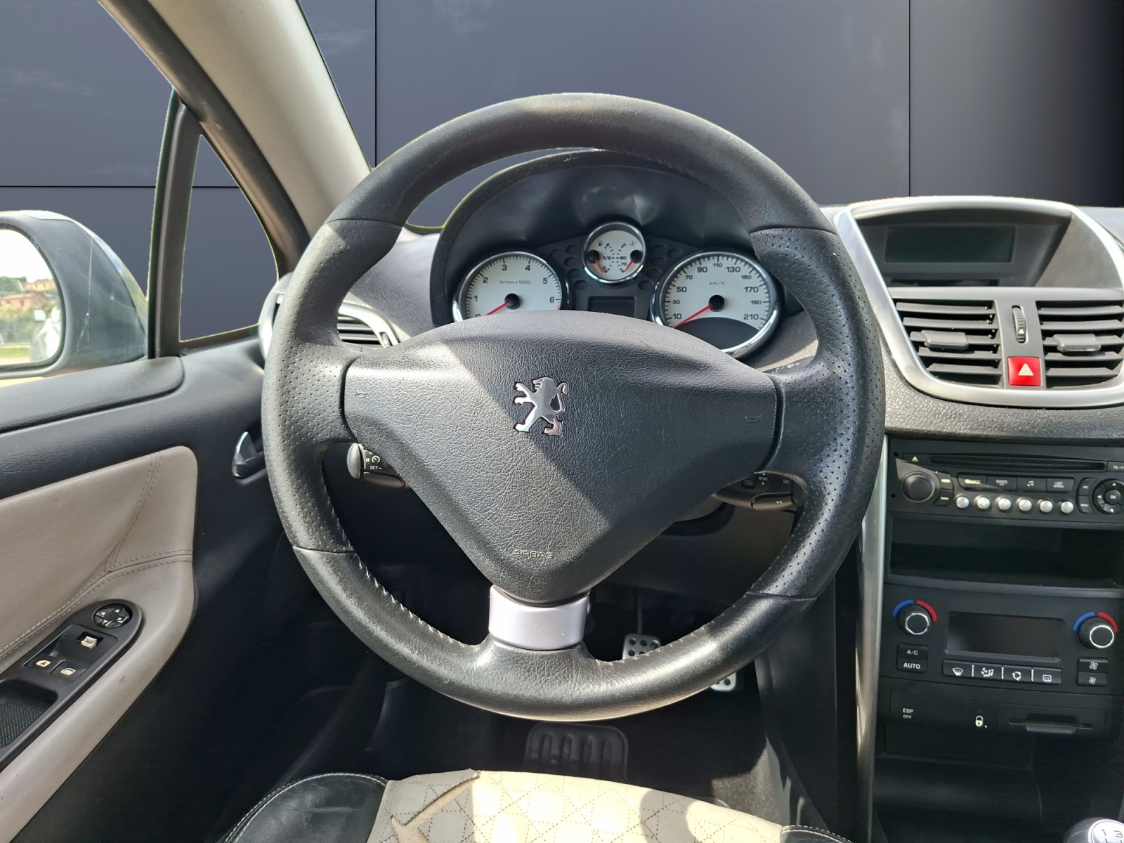 Peugeot 207 15