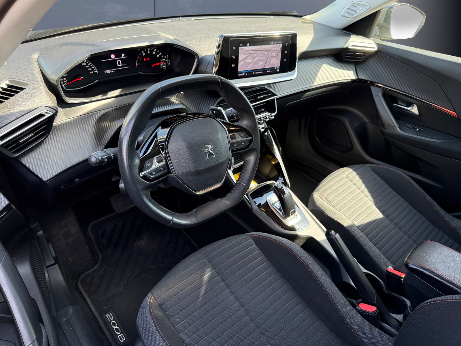 Peugeot 2008 8