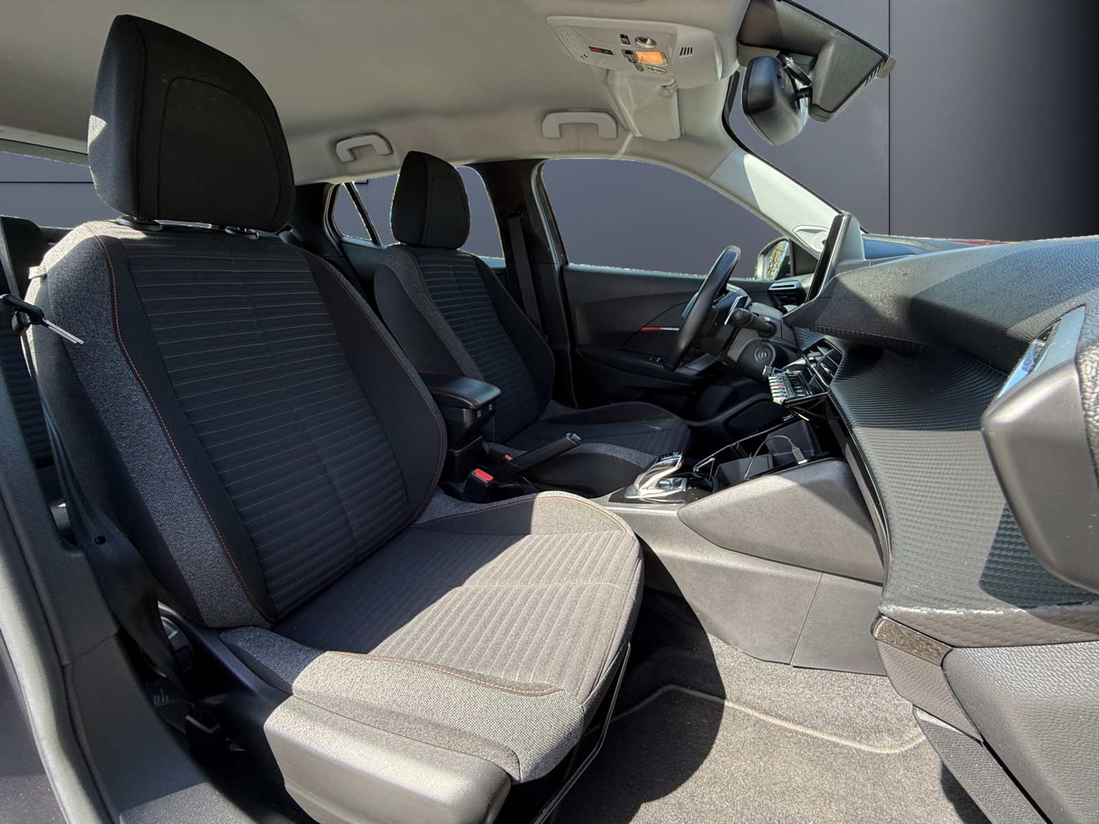 Peugeot 2008 13