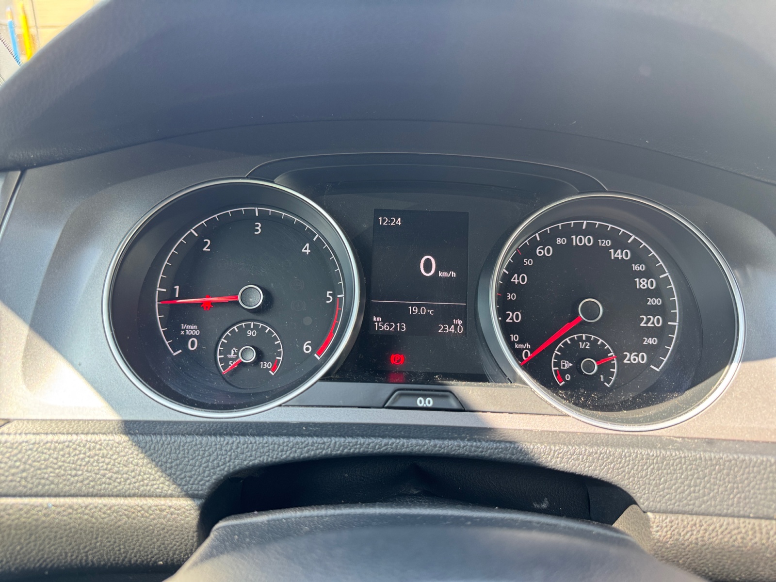 Volkswagen Golf 16