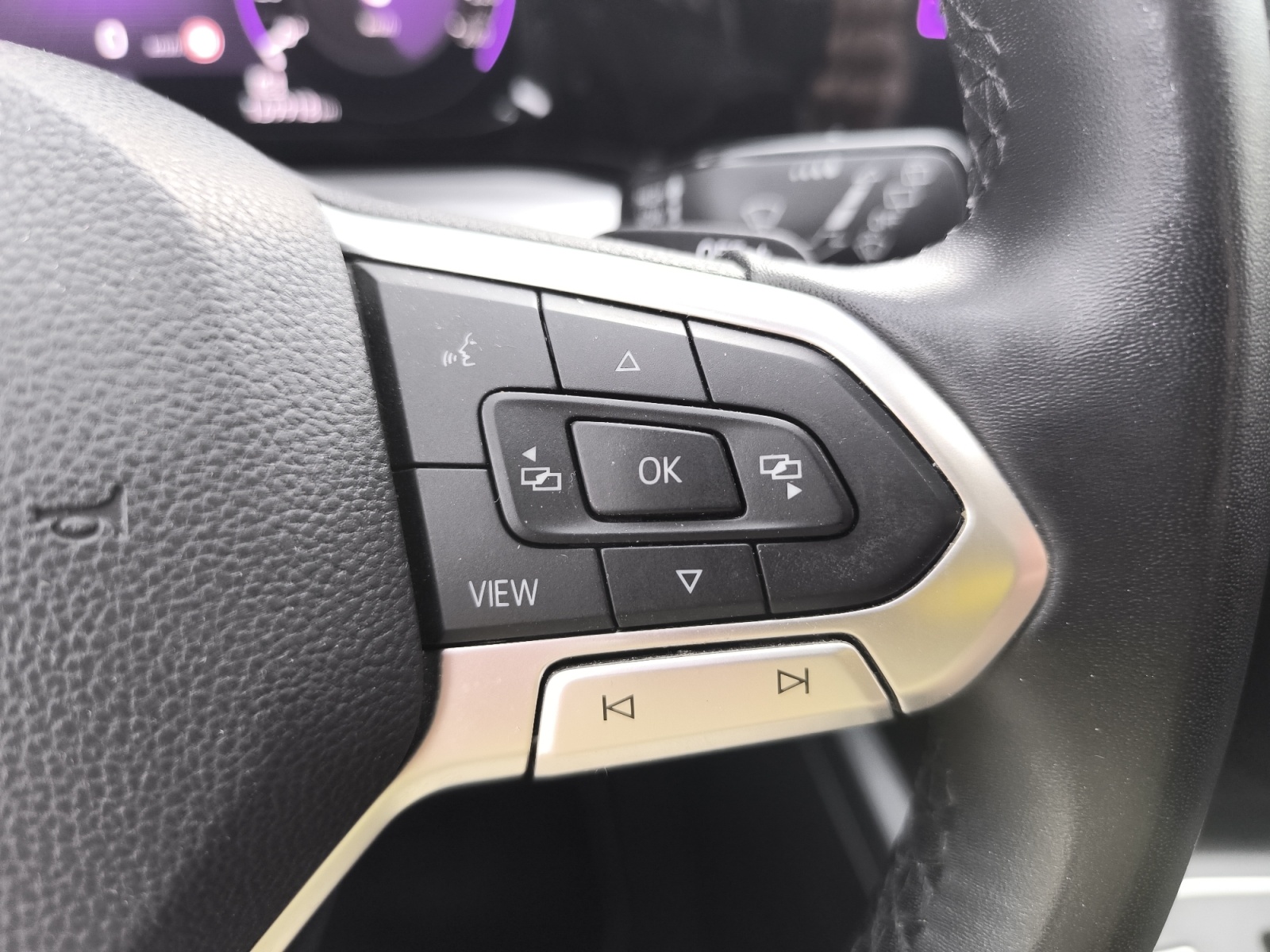 Volkswagen Golf 24