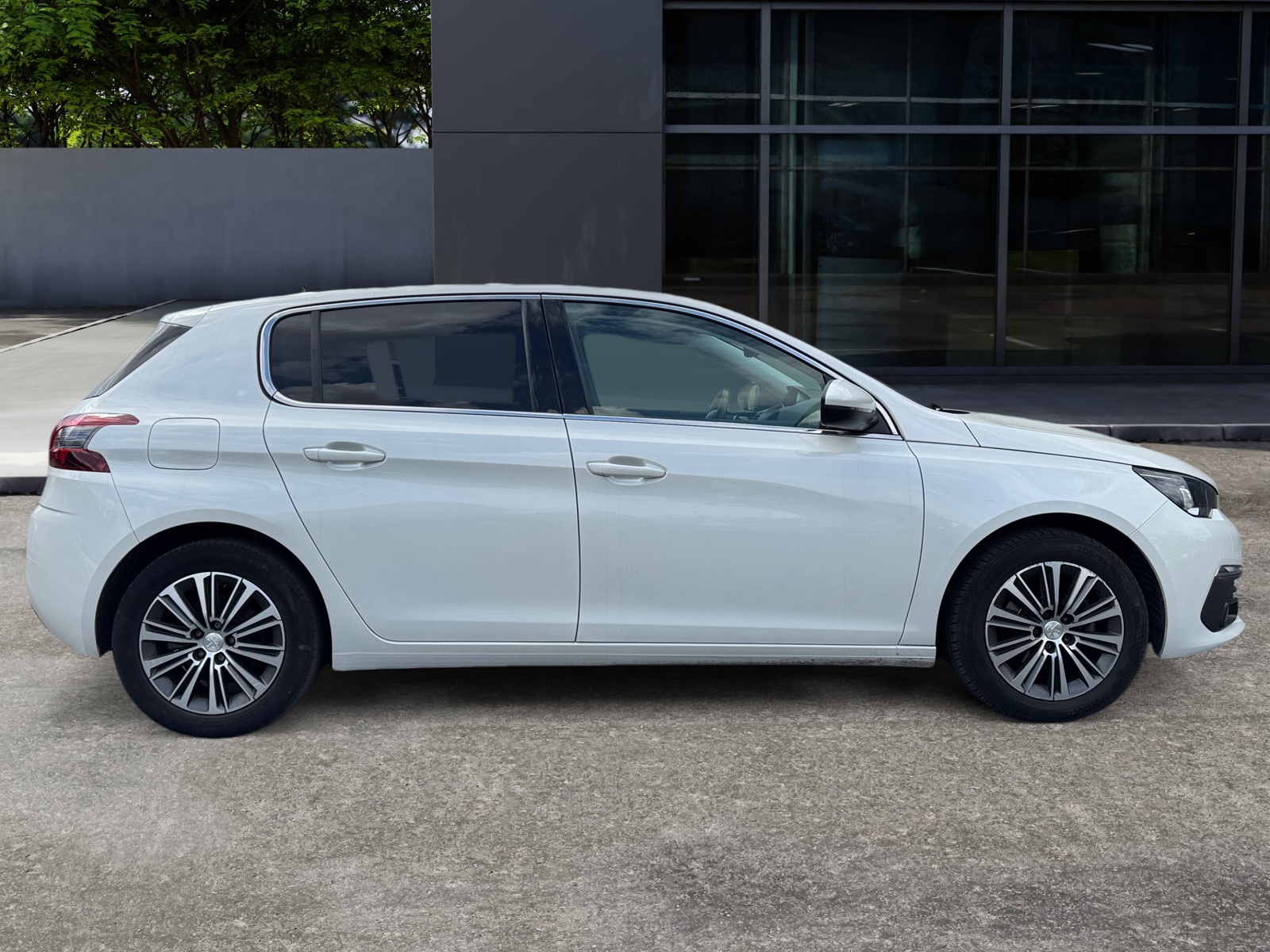 Peugeot 308 5