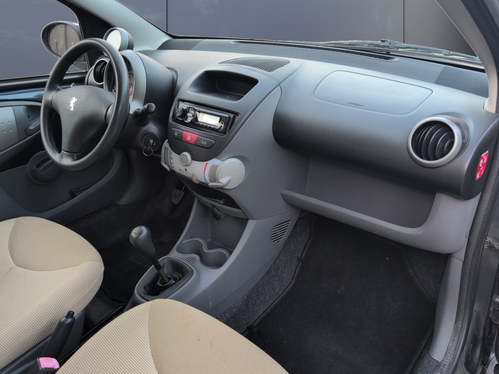 Peugeot 107 12