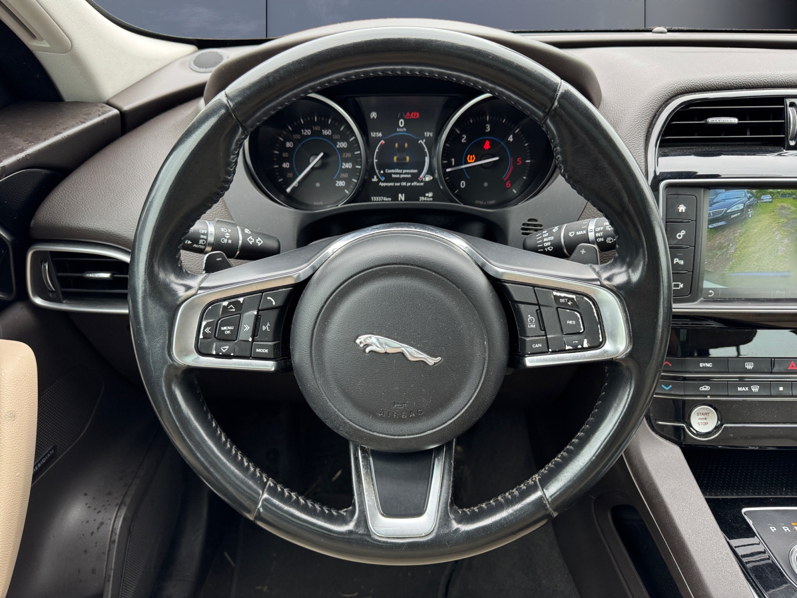 Jaguar F-Pace 15