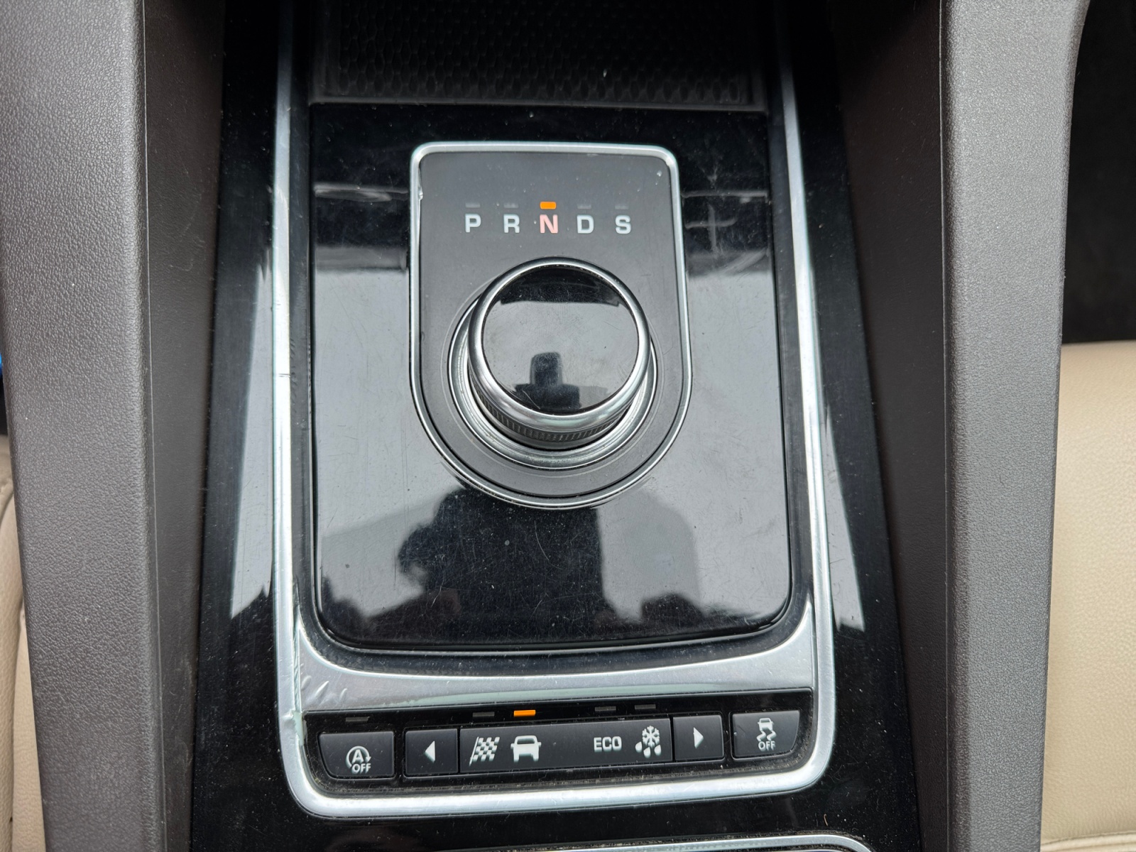 Jaguar F-Pace 27
