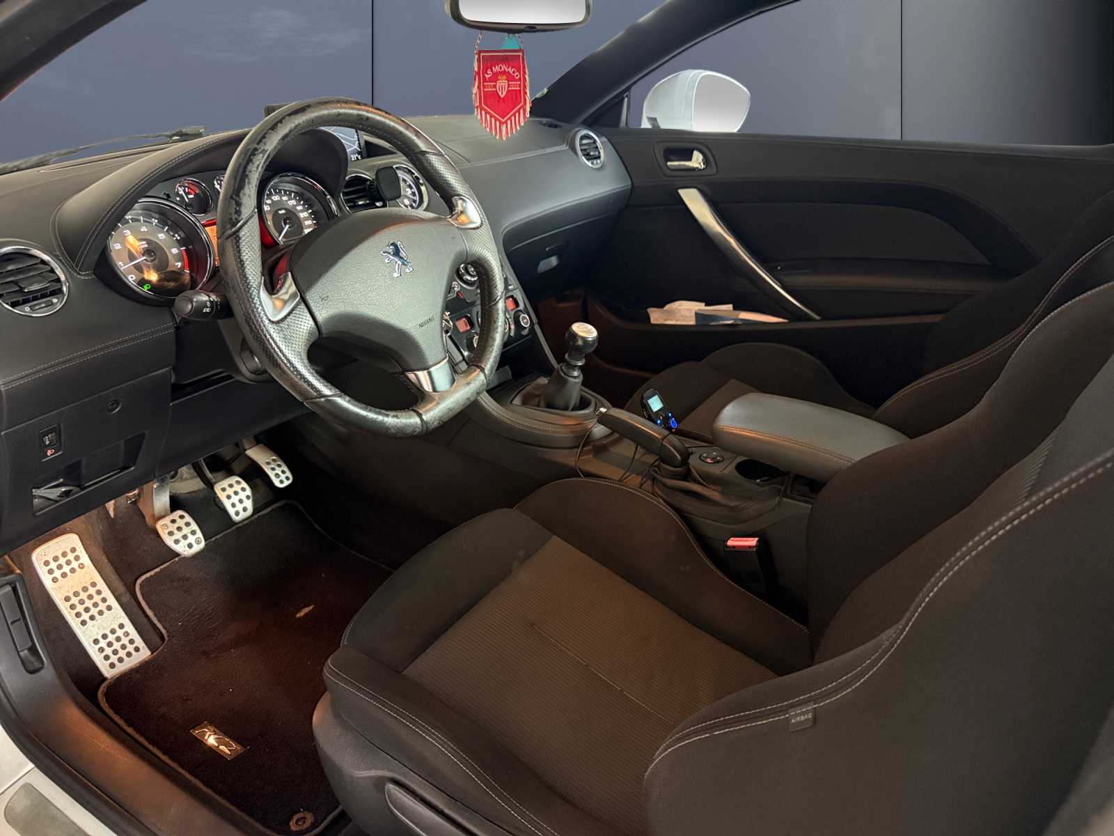 Peugeot RCZ 8