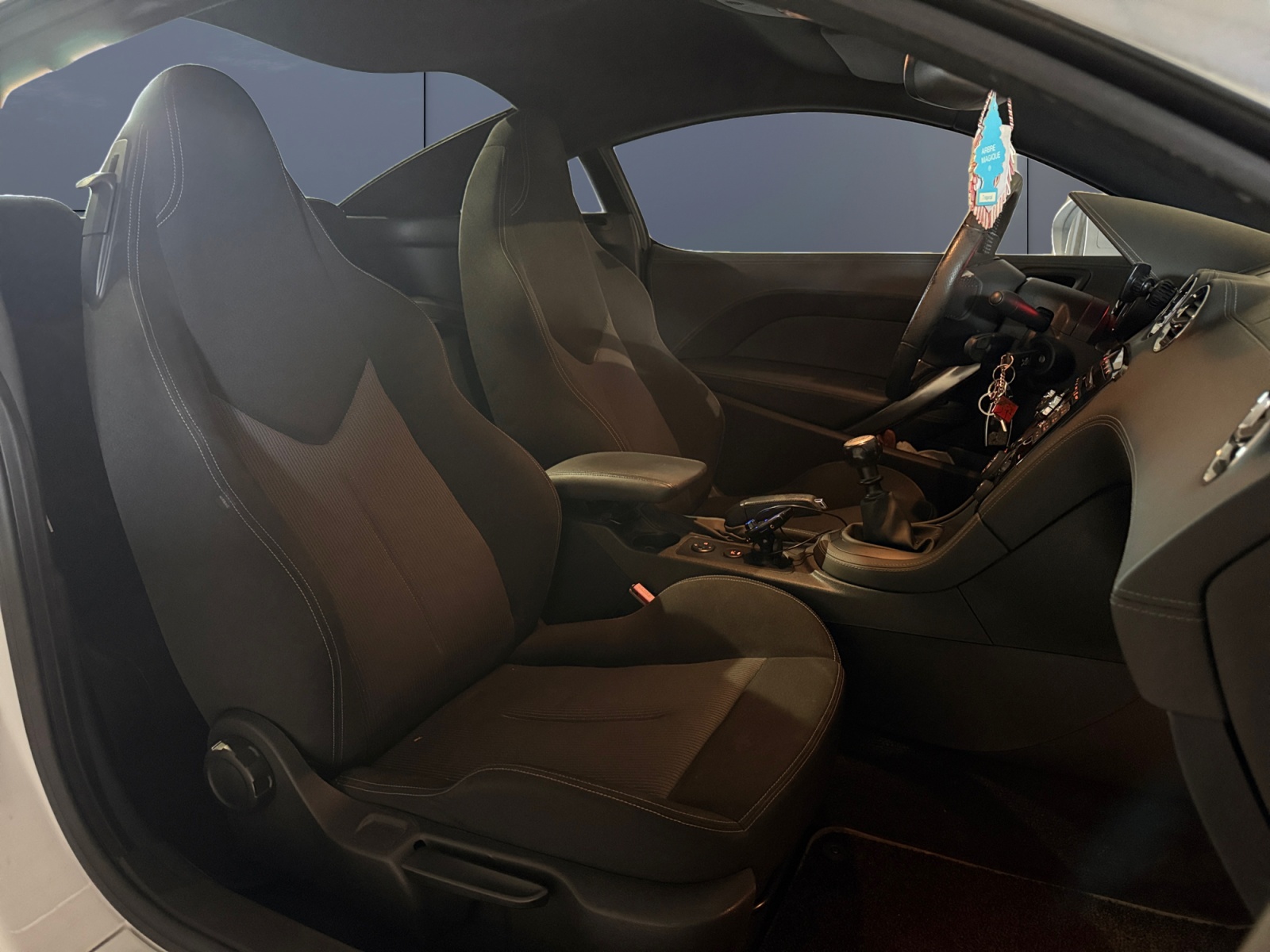 Peugeot RCZ 13