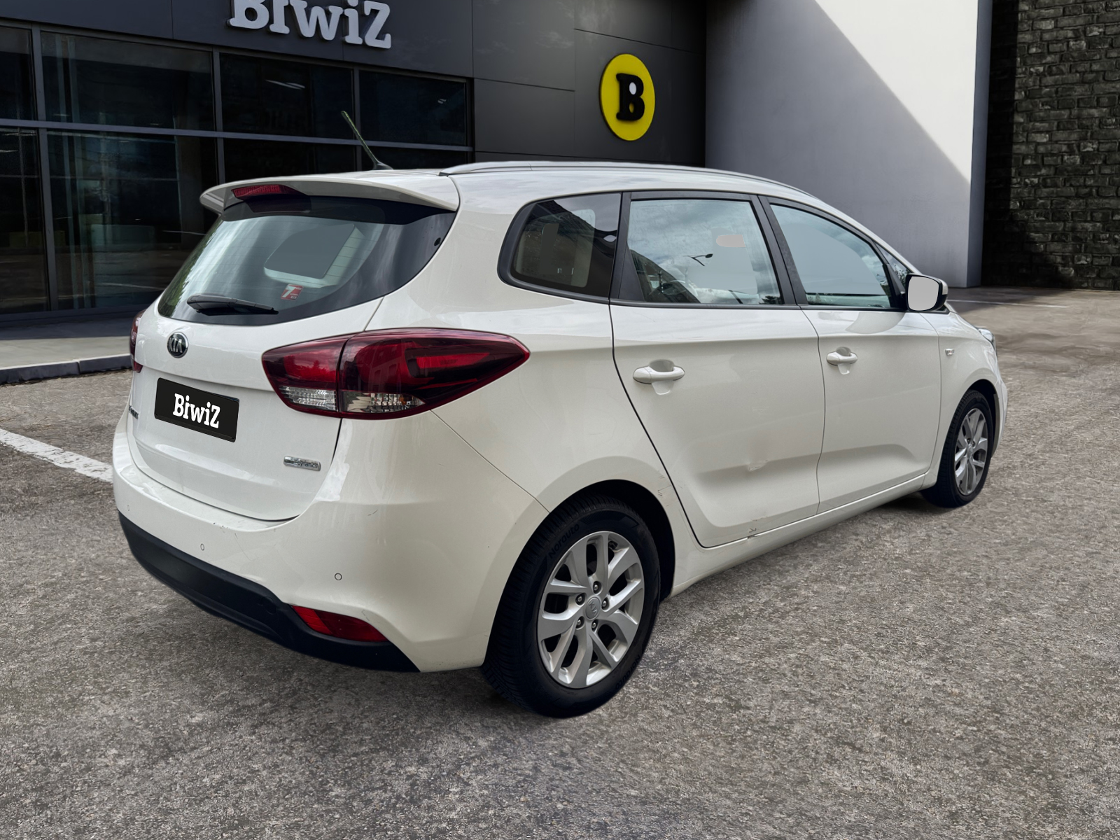 Kia Carens 4