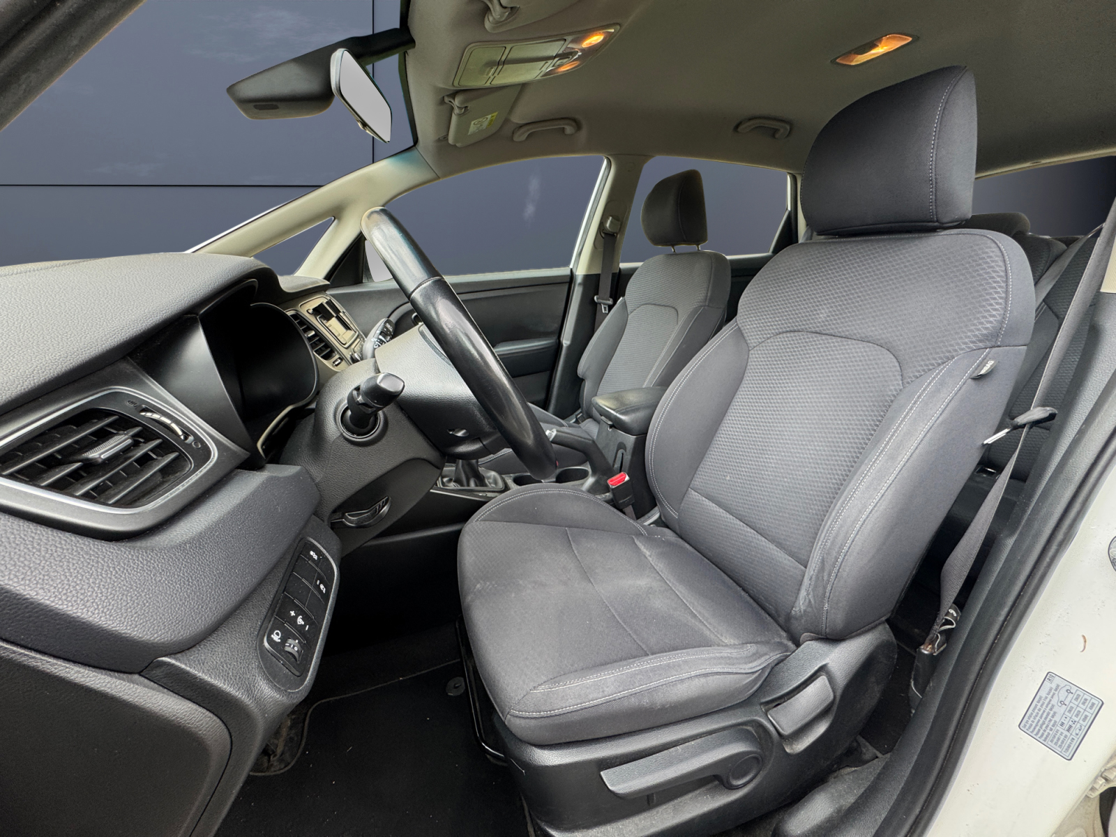 Kia Carens 9