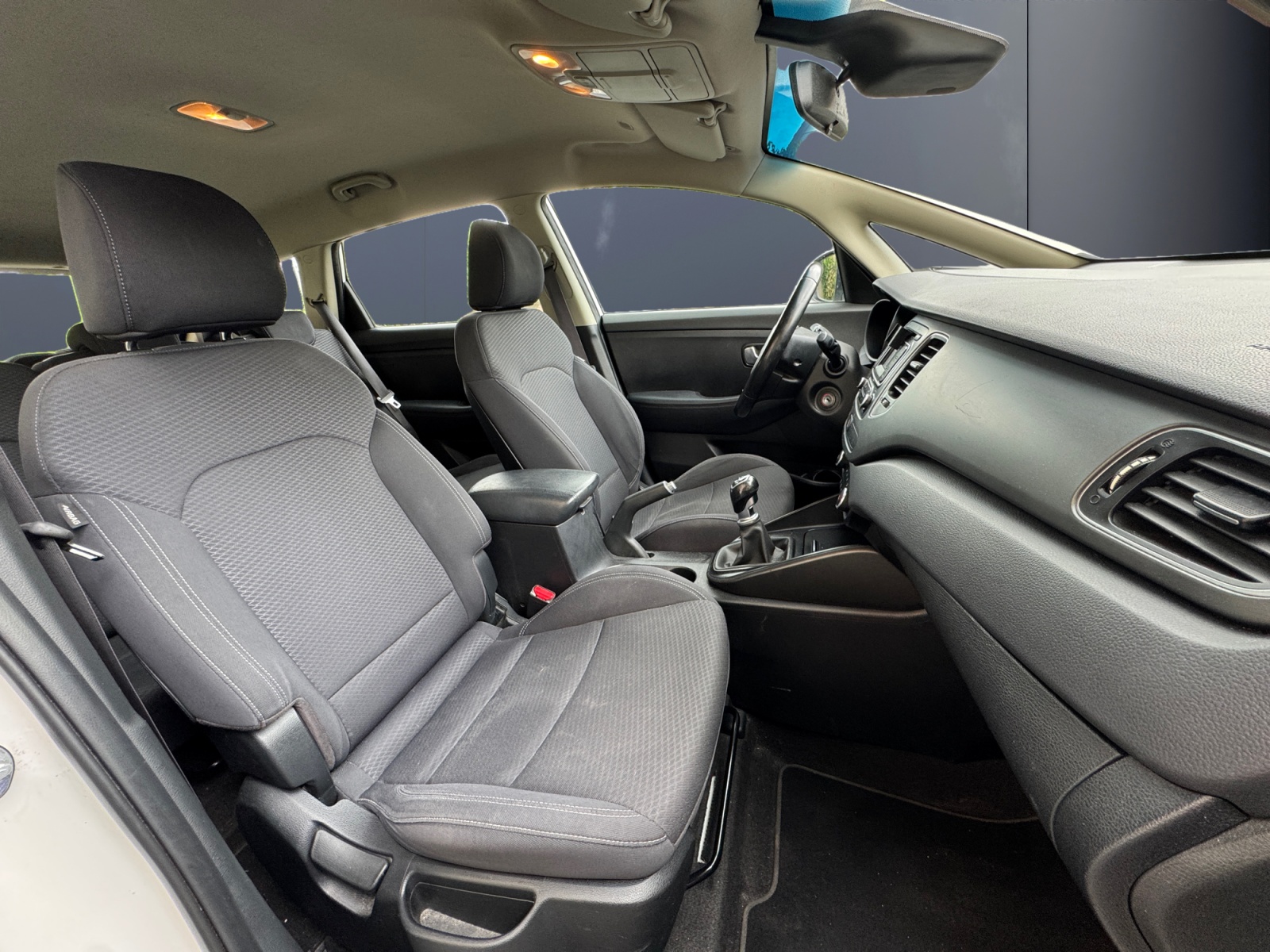 Kia Carens 13