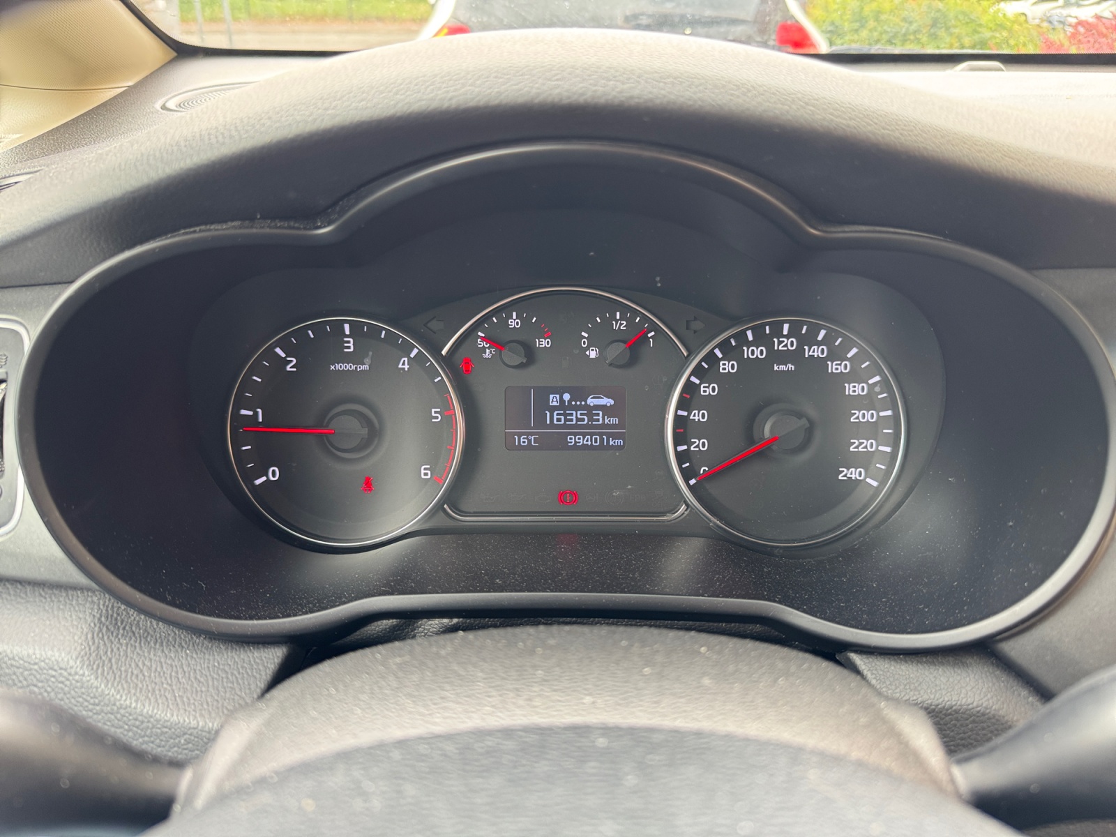 Kia Carens 16