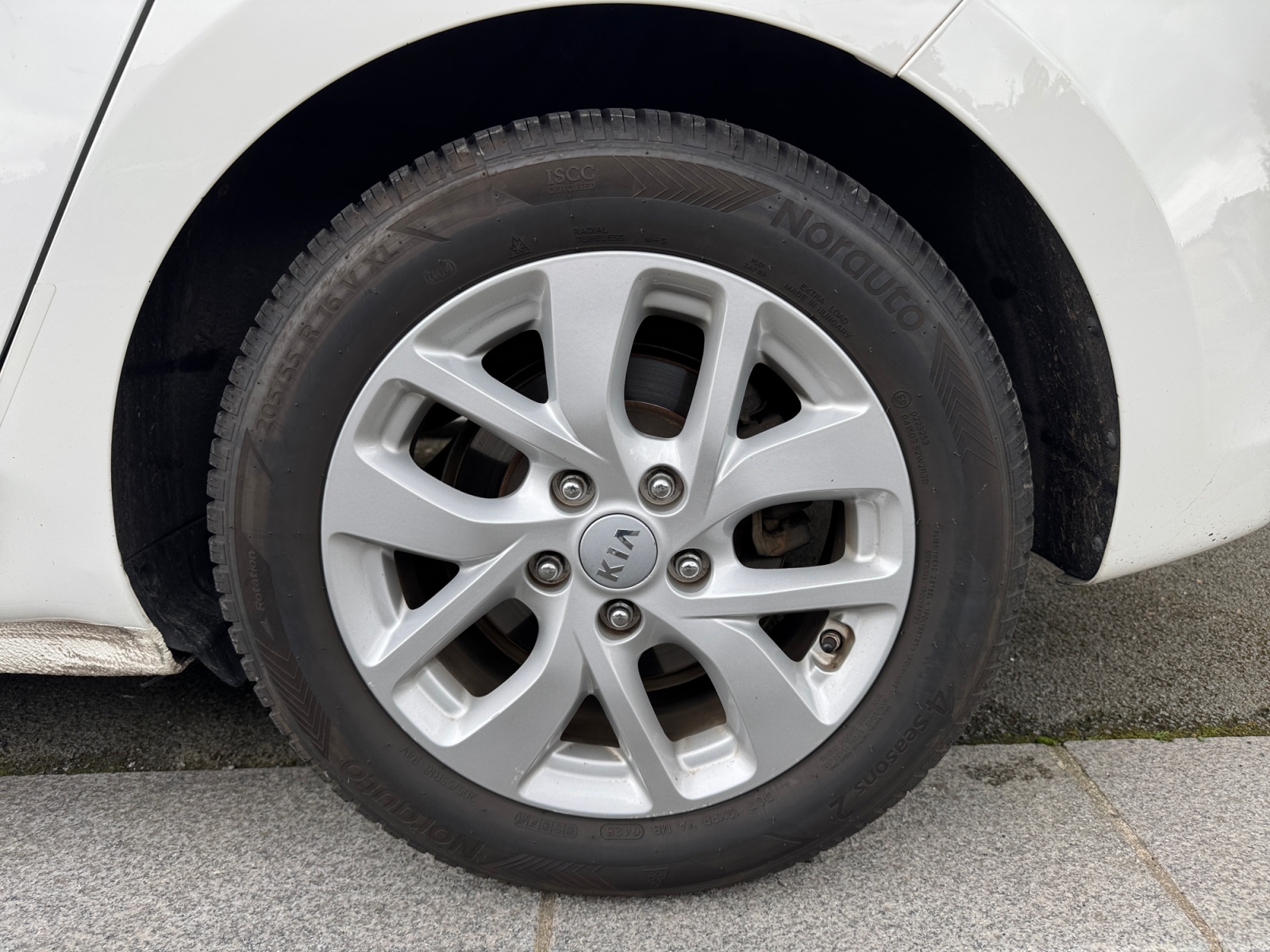 Kia Carens 18