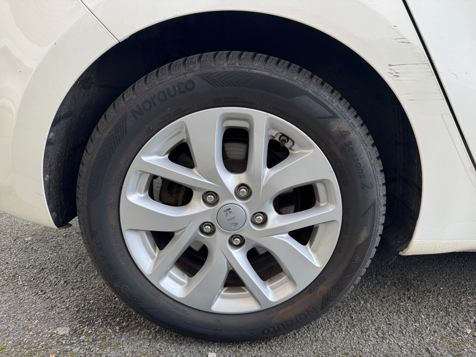 Kia Carens 19
