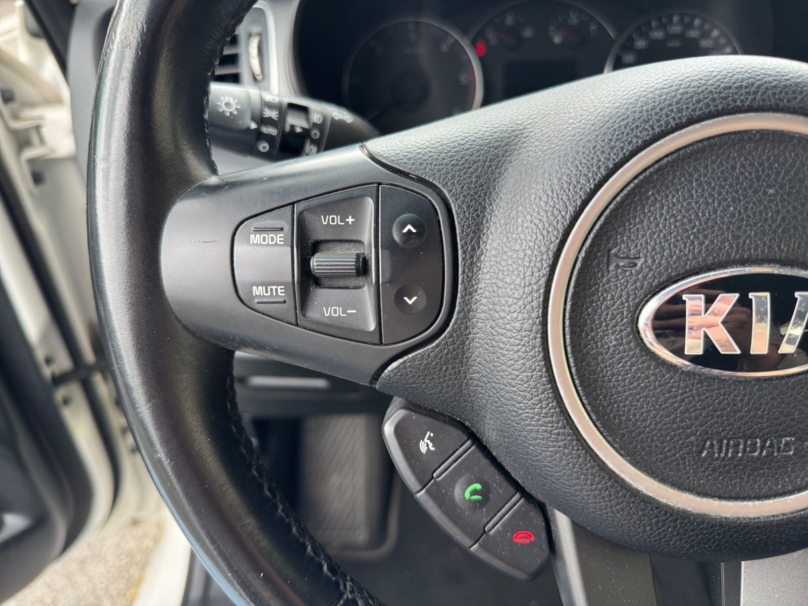 Kia Carens 24