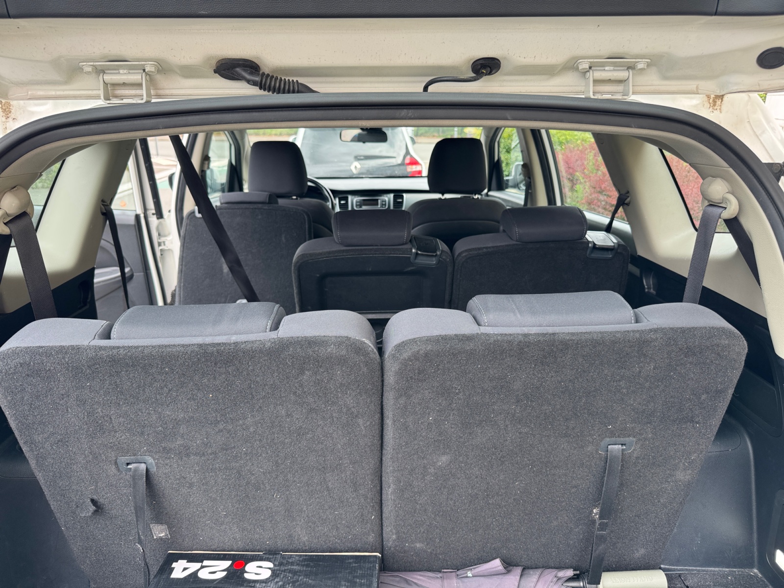 Kia Carens 35
