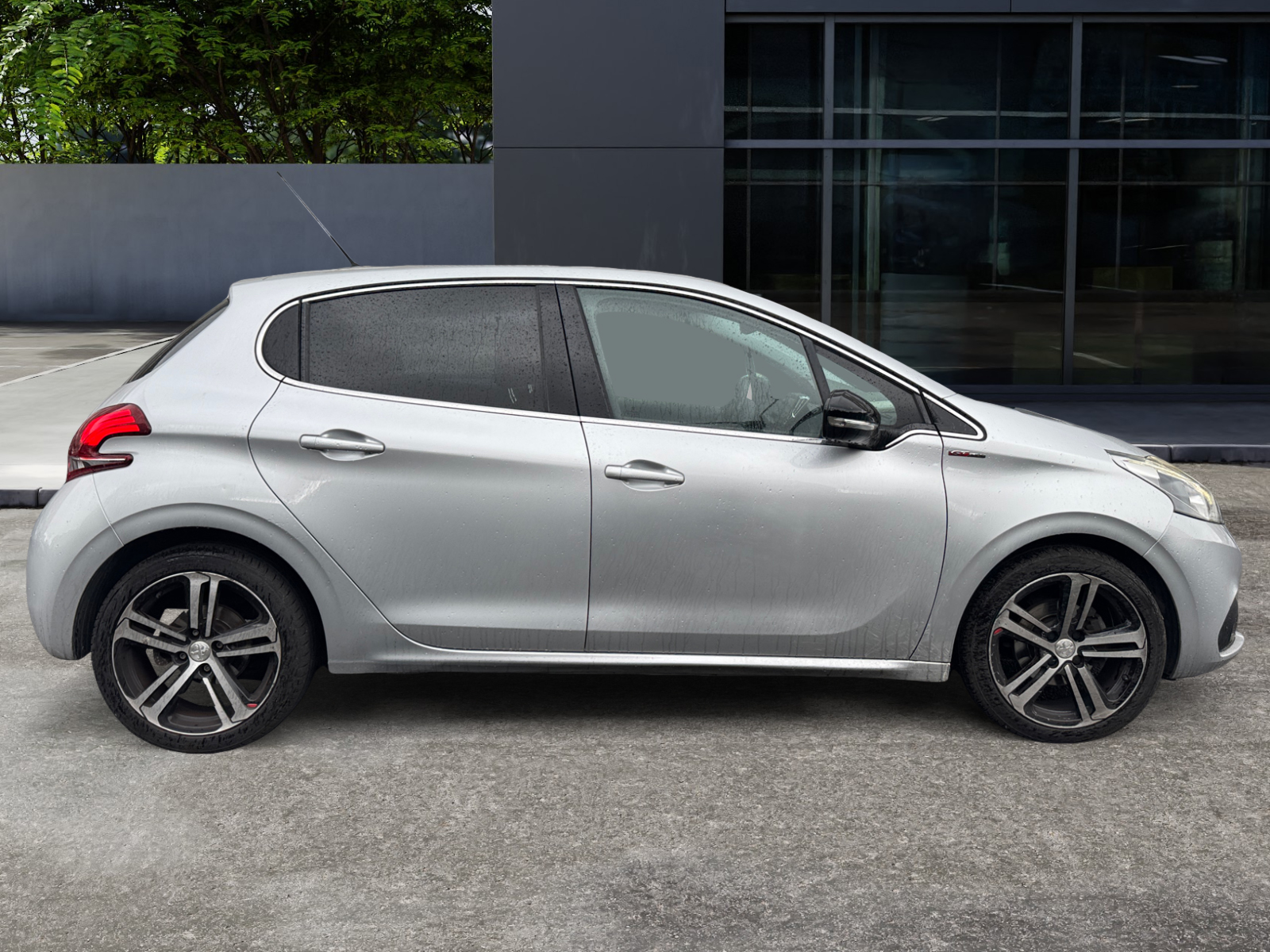 Peugeot 208 5