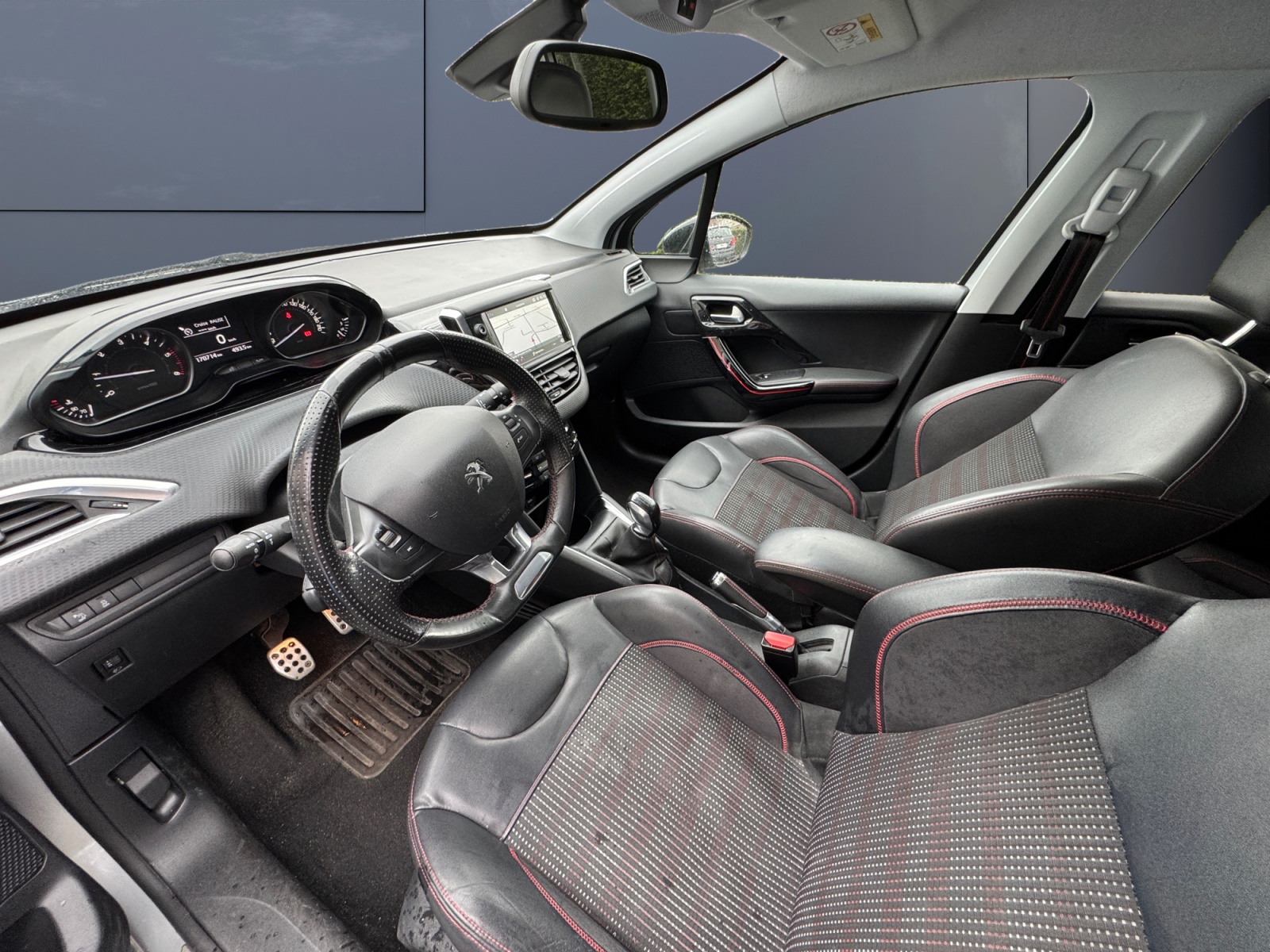 Peugeot 208 8