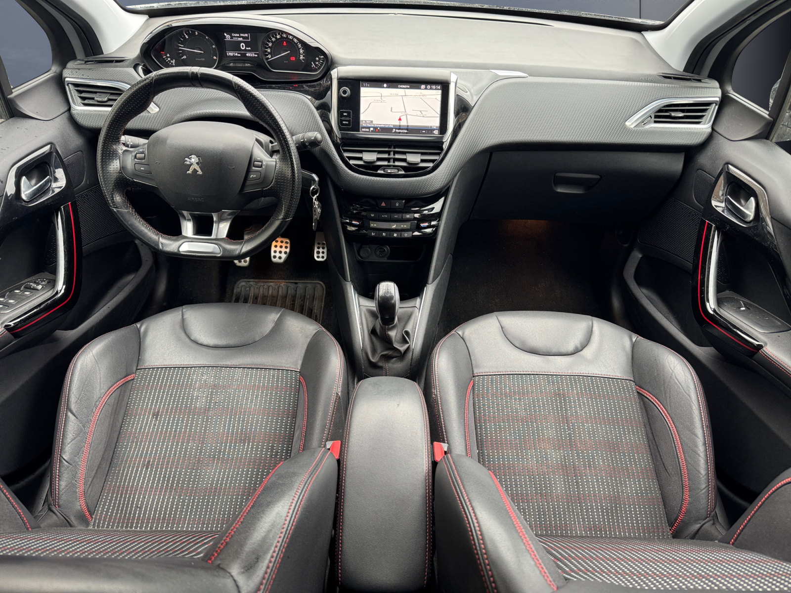 Peugeot 208 14