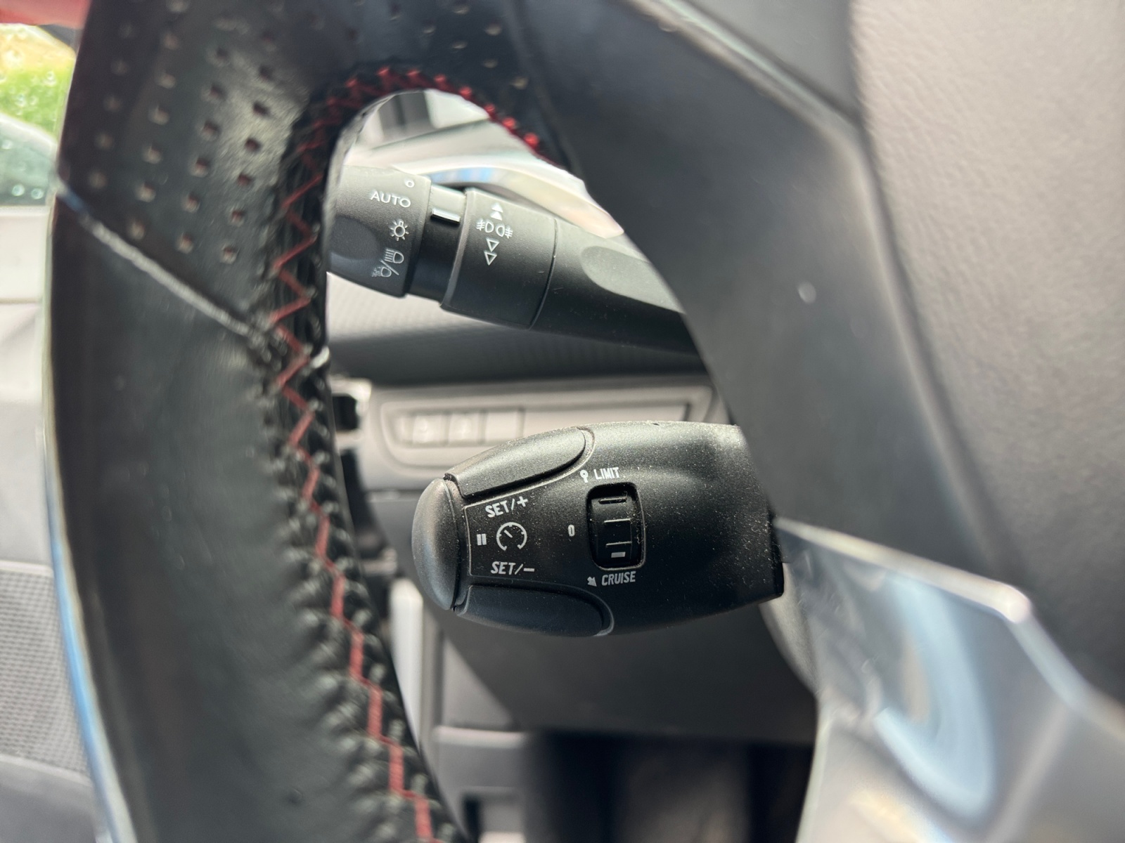 Peugeot 208 23