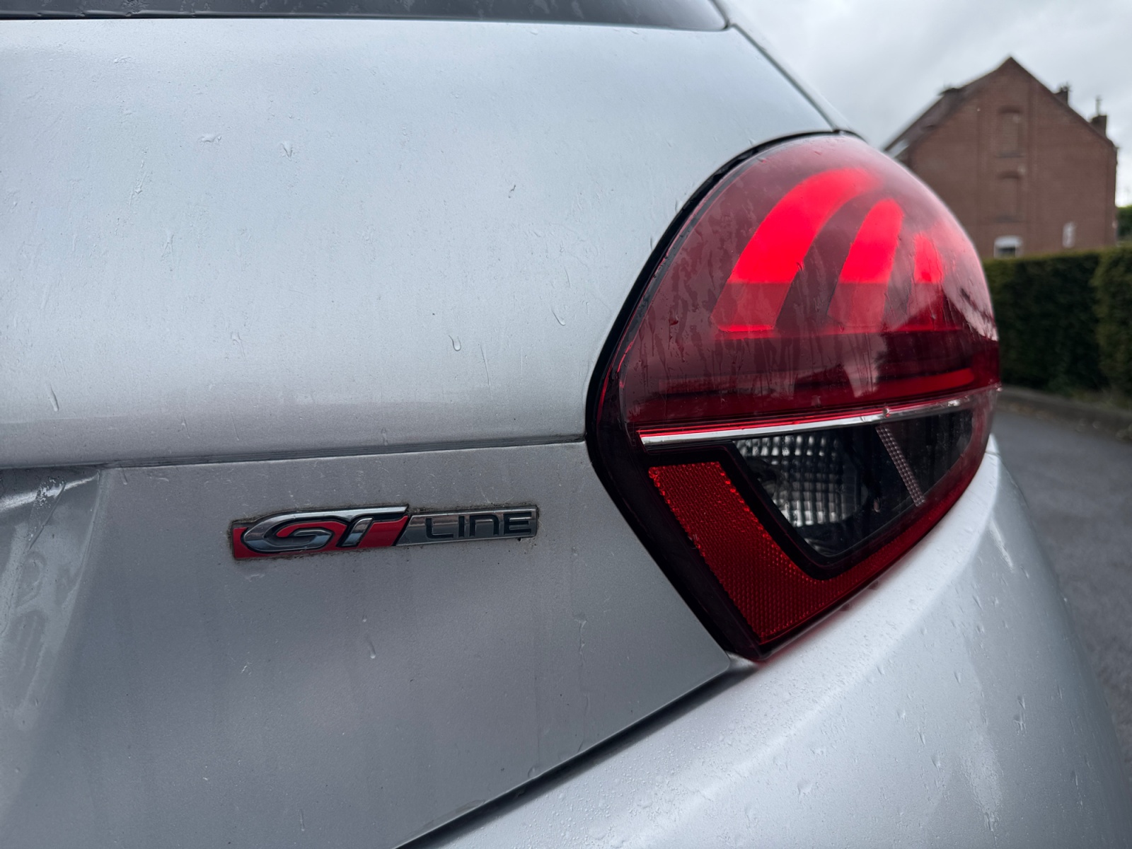 Peugeot 208 32