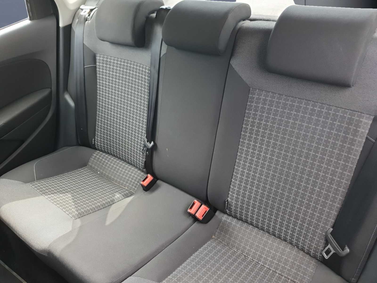 Volkswagen Polo 10
