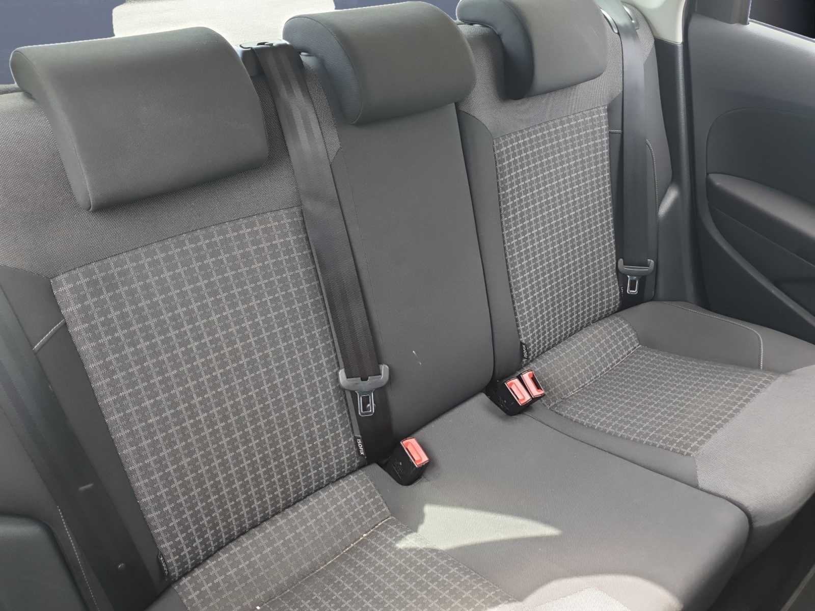 Volkswagen Polo 11