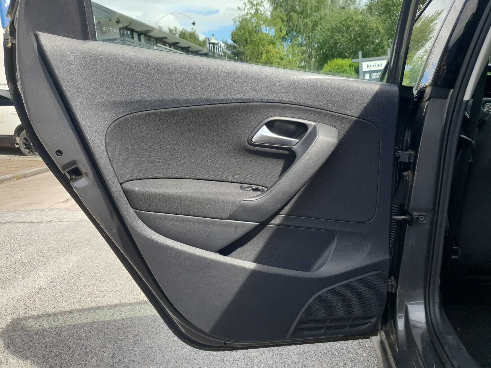 Volkswagen Polo 22