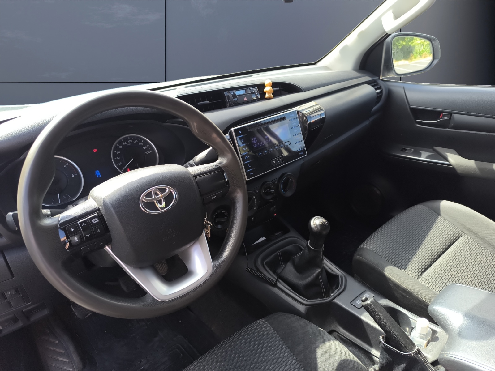 Toyota Hilux 8