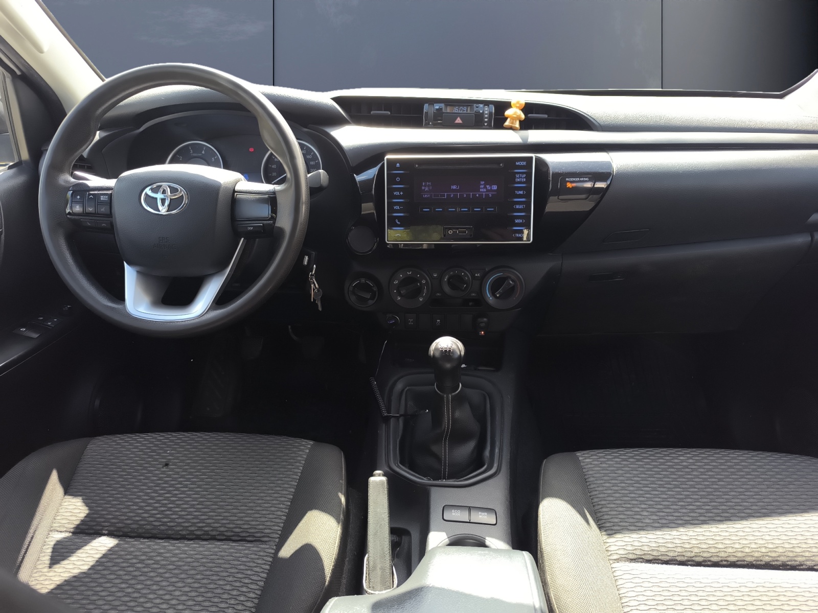 Toyota Hilux 14