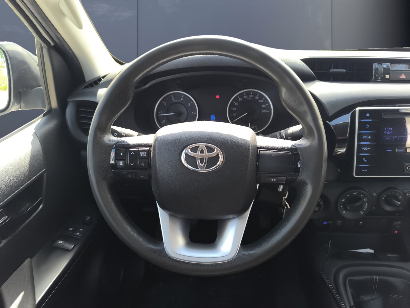 Toyota Hilux 15