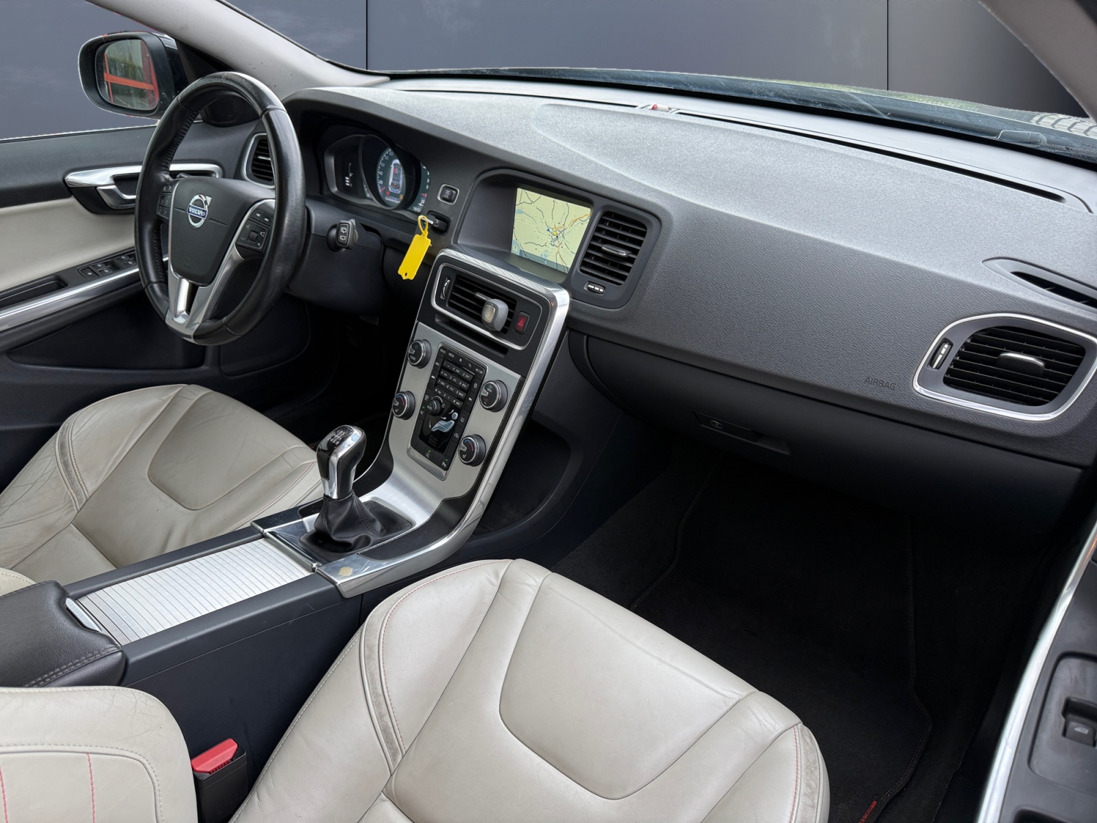 Volvo V60 12